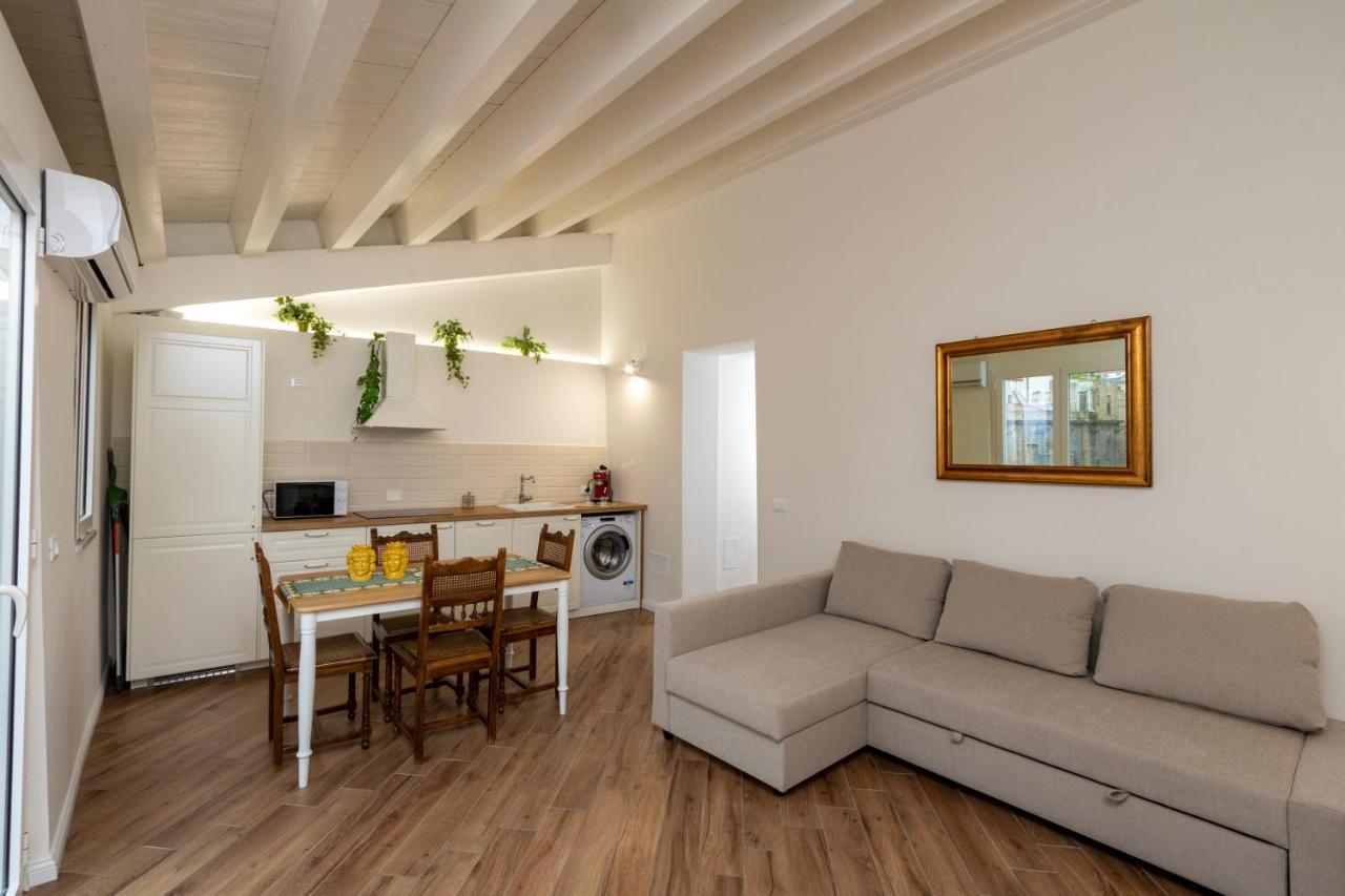 Cortile Del Greco Apartments ปาแลร์โม ภายนอก รูปภาพ